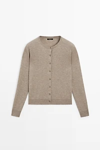 Fine-knit round neck cardigan
