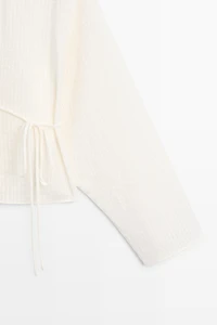 Total look textured short kimono