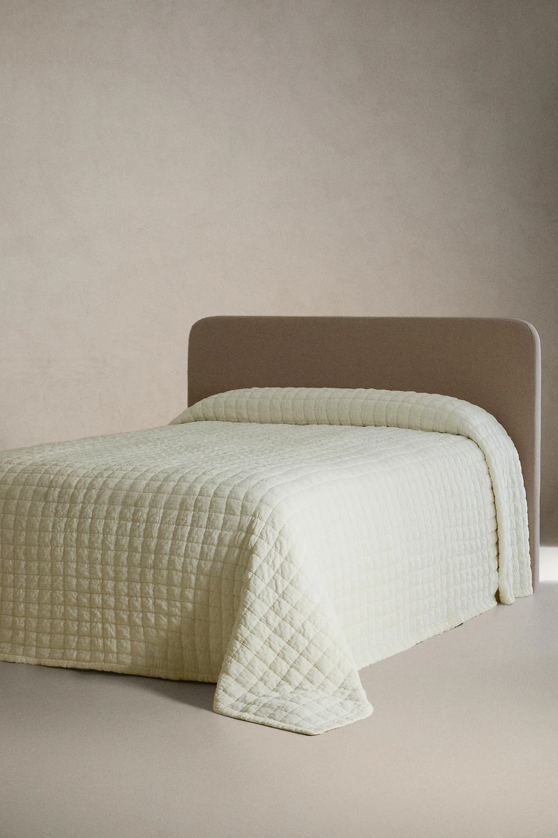 SQUARE COTTON QUILT