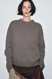 CASHMERE AND WOOL LONG SLEEVE SWEATER