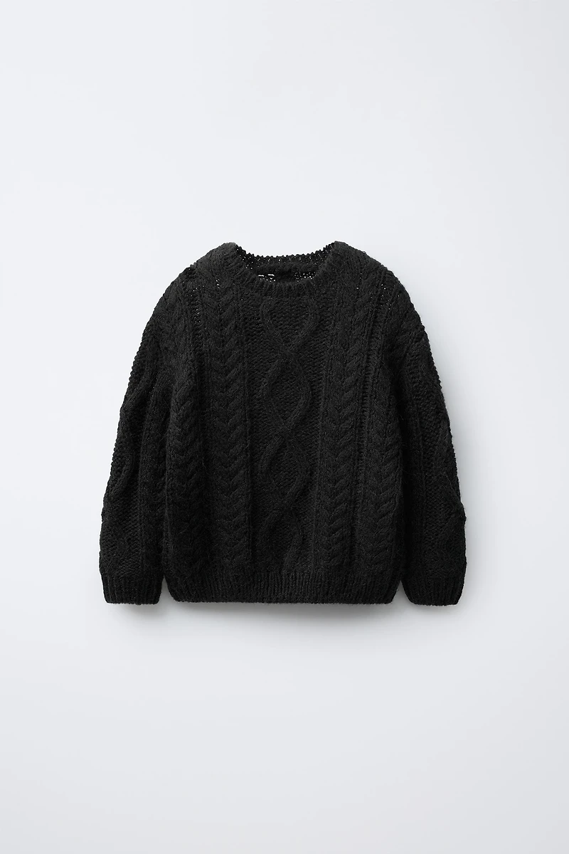 CHUNKY KNIT SWEATER