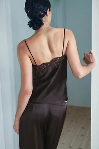 SATIN EFFECT LACE TOP