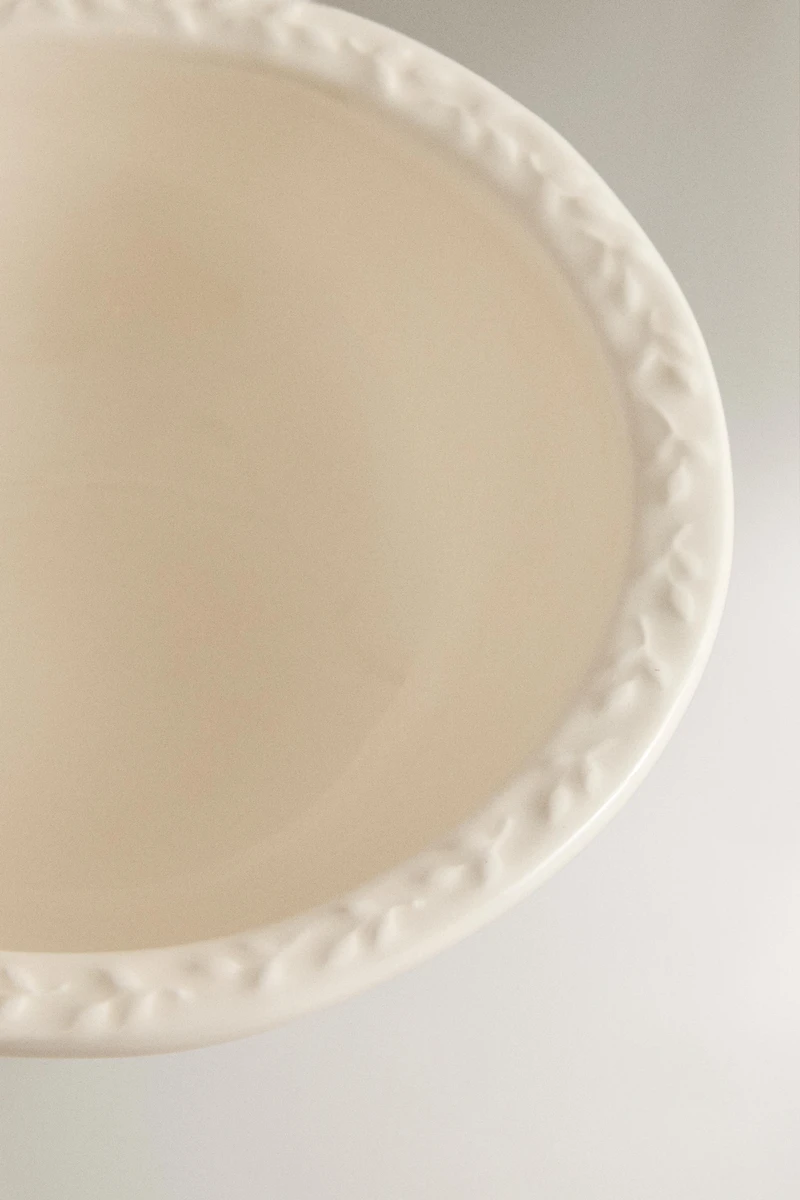 EARTHENWARE BOWL WITH RAISED RIM