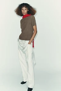 TOP EN MAILLE MANCHES COURTES AU TOUCHER DOUX