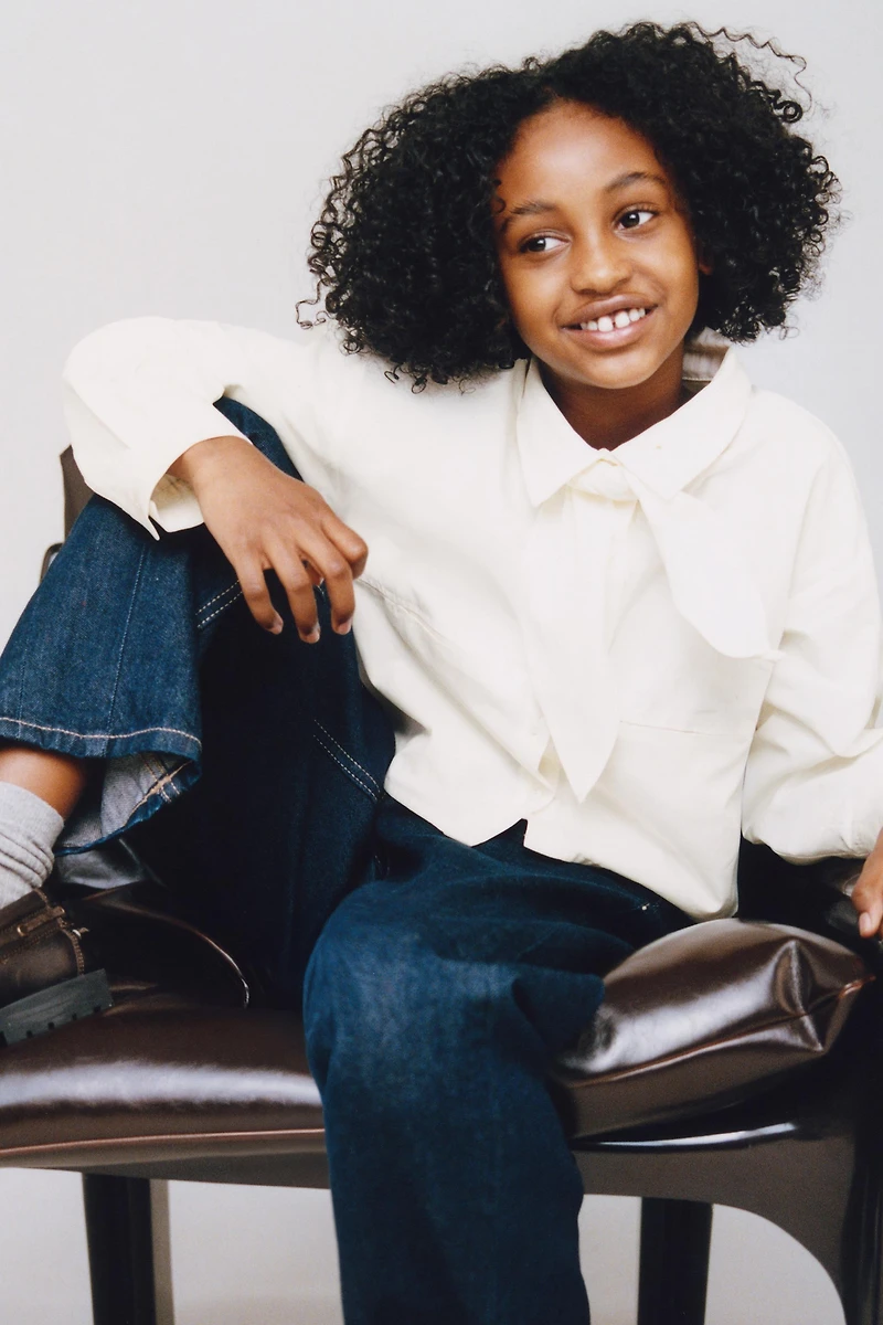 CROPPED SHIRT WITH DETACHABLE SCARF