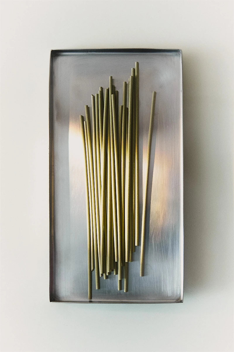 BERGAMOT & SANDALWOOD SCENTED INCENSE STICKS (PACK OF 20)