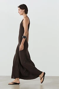 Flowing V-neck midi dress