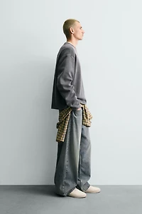 WASHED TEXTURED SWEATSHIRT