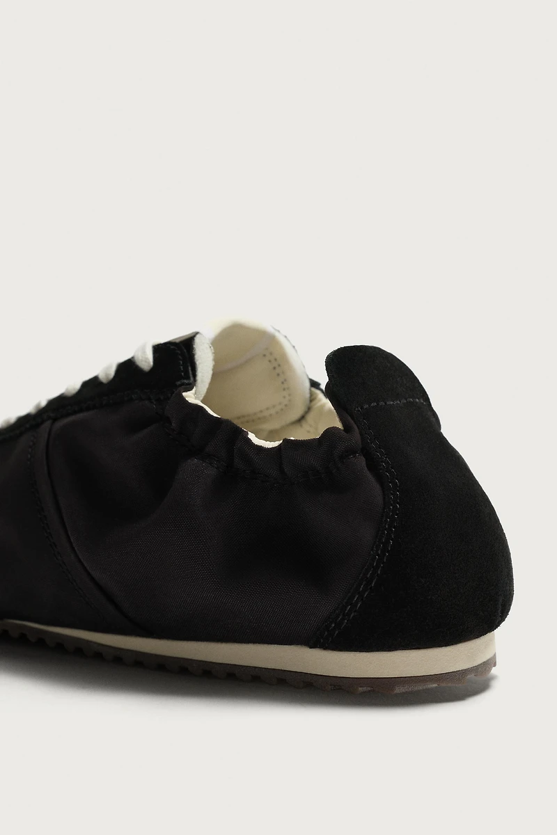 RETRO STYLE SNEAKERS