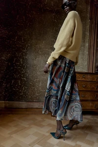 JUPE MI-LONGUE IMPRIMÉE AVEC FIL MÉTALLISÉ ET CEINTURE