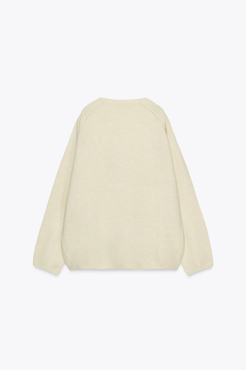OVERSIZED KNIT SWEATER