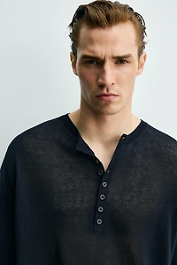 TEXTURED HENLEY JUMPER