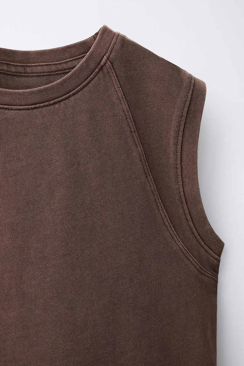 PLAIN SLEEVELESS TOP