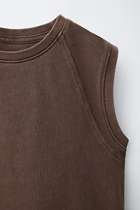 PLAIN SLEEVELESS TOP