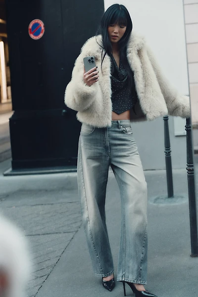 MANTEAU COURT EFFET FOURRURE AVEC BRANDENBOURGS