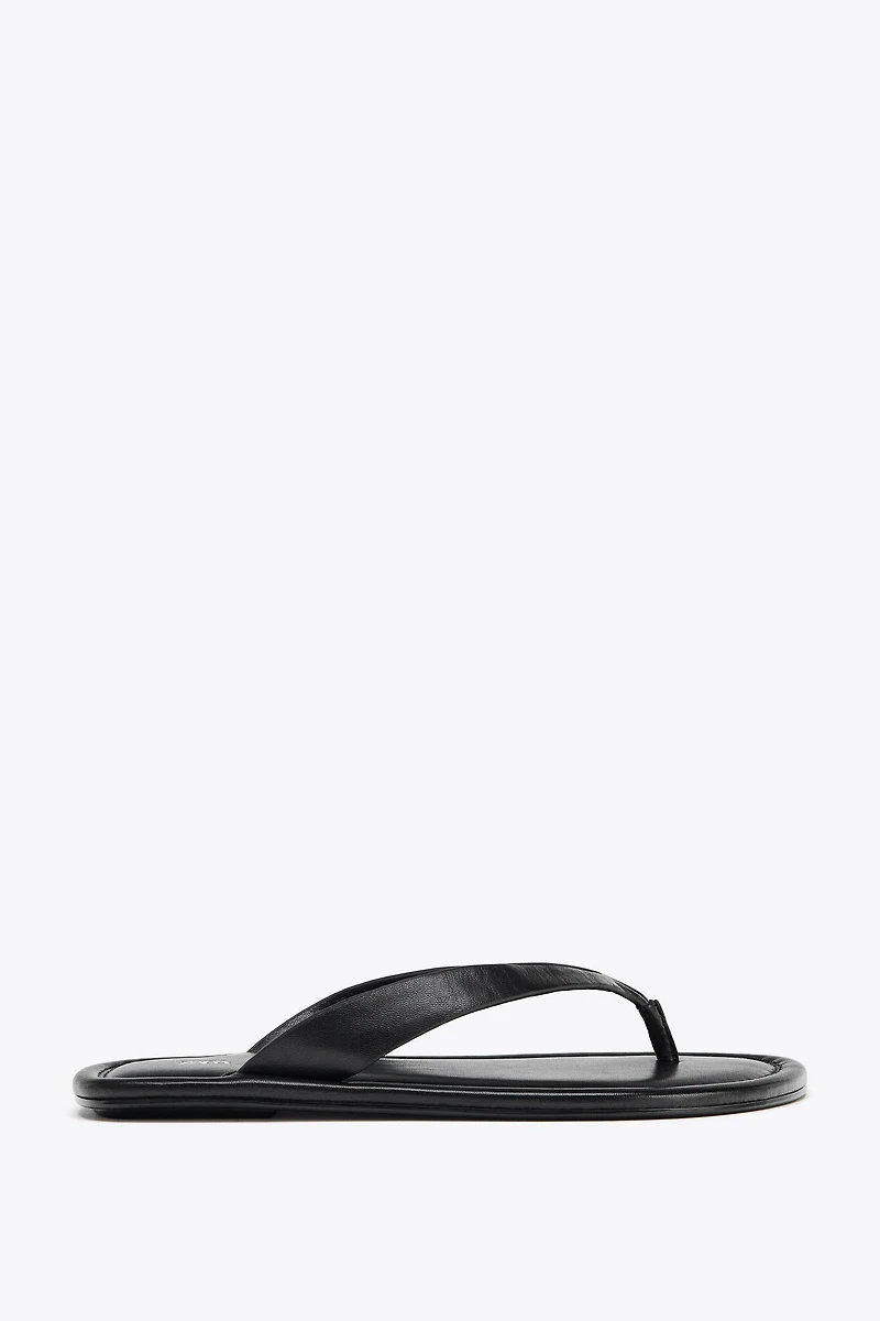 FLAT LEATHER SANDALS