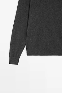 100% cashmere high neck knit sweater