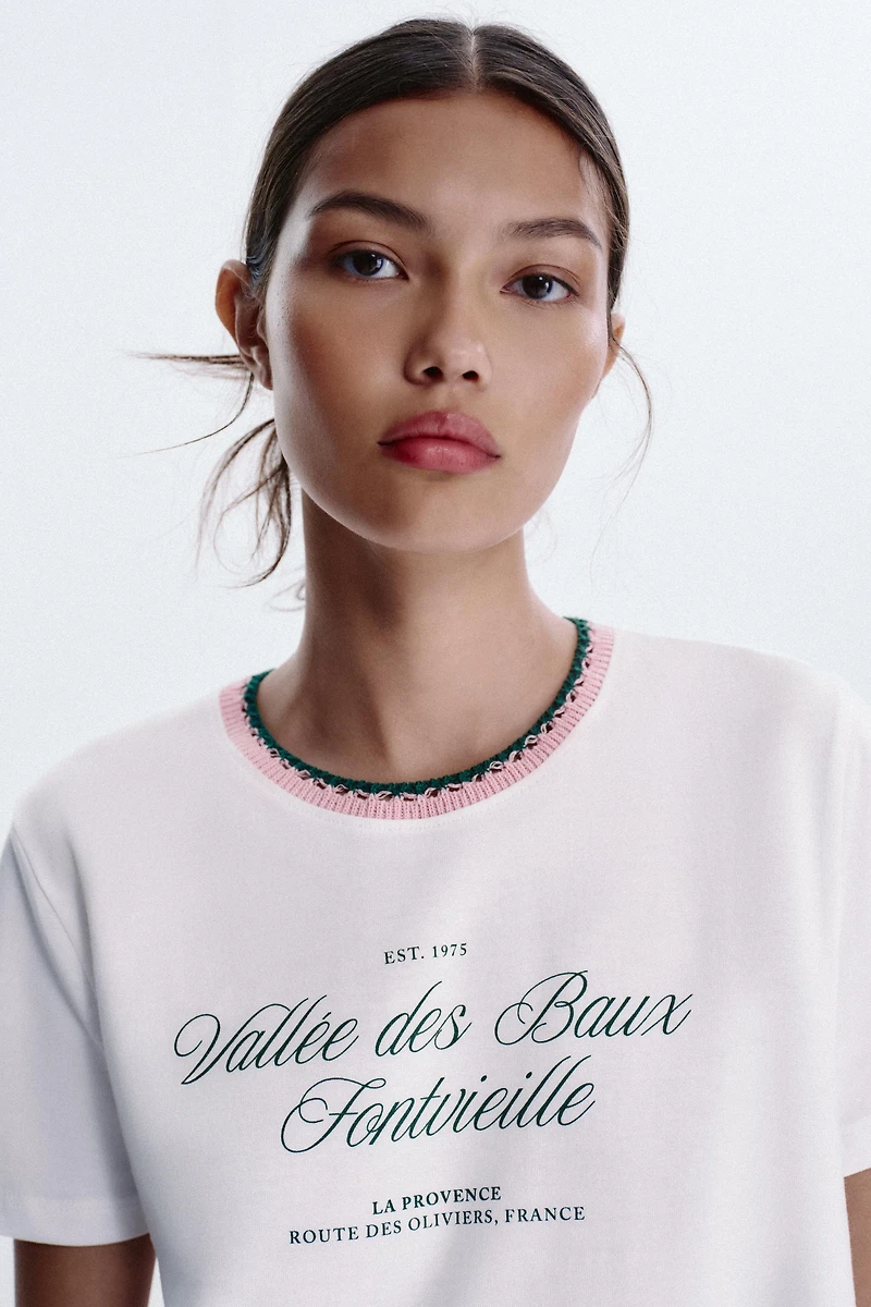T-SHIRT TEXTE COL TRICOT