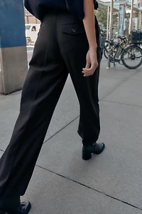 PLEATED WIDE LEG PANTS