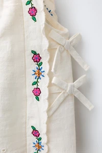 EMBROIDERED COTTON AND LINEN BLEND TOP