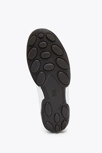 METALLIC-EFFECT RUNNING SHOES