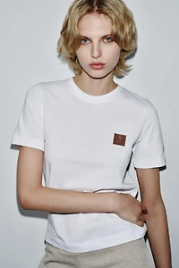 SHORT SLEEVE T-SHIRT WITH LABEL