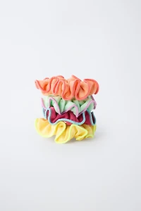 FOUR-PACK OF CONTRAST TRIM SCRUNCHIES