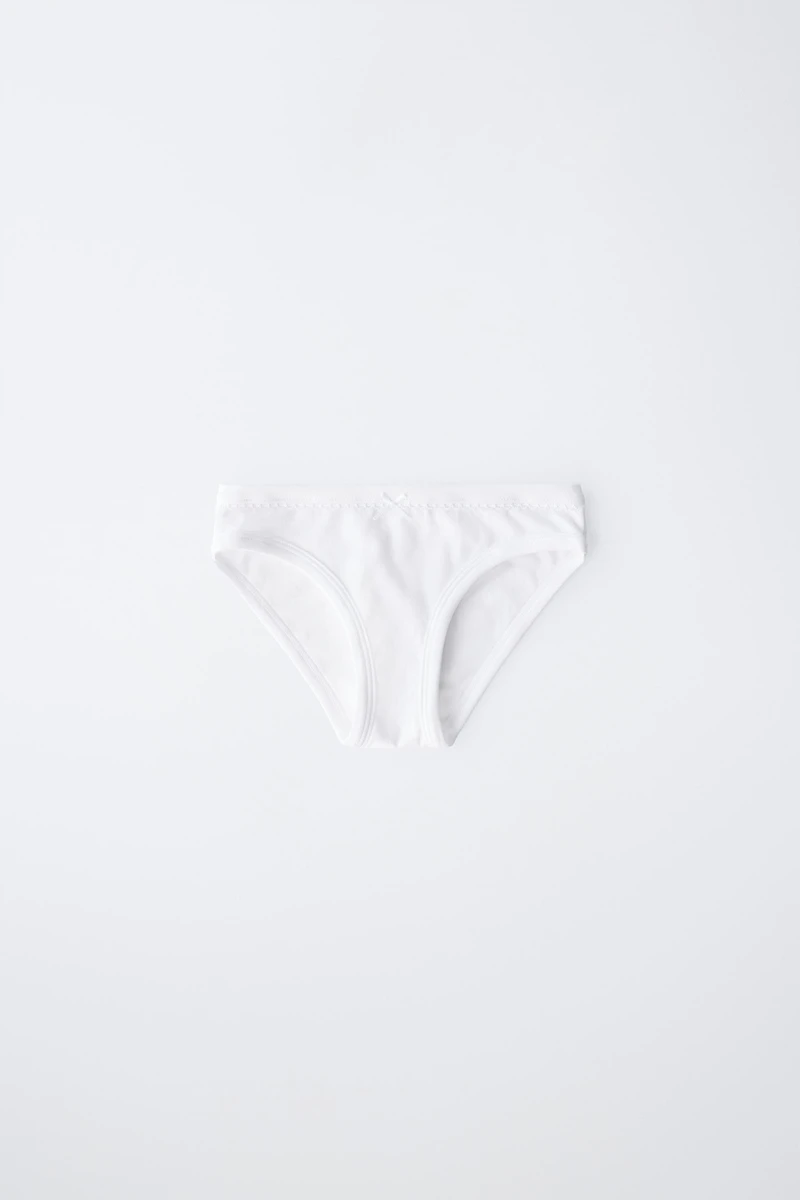 AGES 6-14 / THREE-PACK OF PLAIN UNDERWEAR
