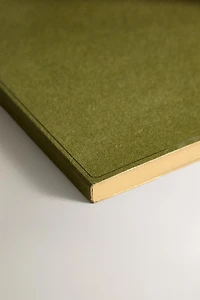 WEEKLY PLANNER WITH GOLD RIMS