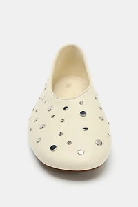 BALLERINES EN CUIR À CLOUS
