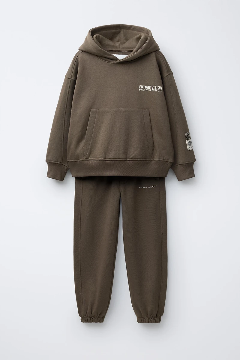 HOODIE AND JOGGER PANTS WITH LABELS SET