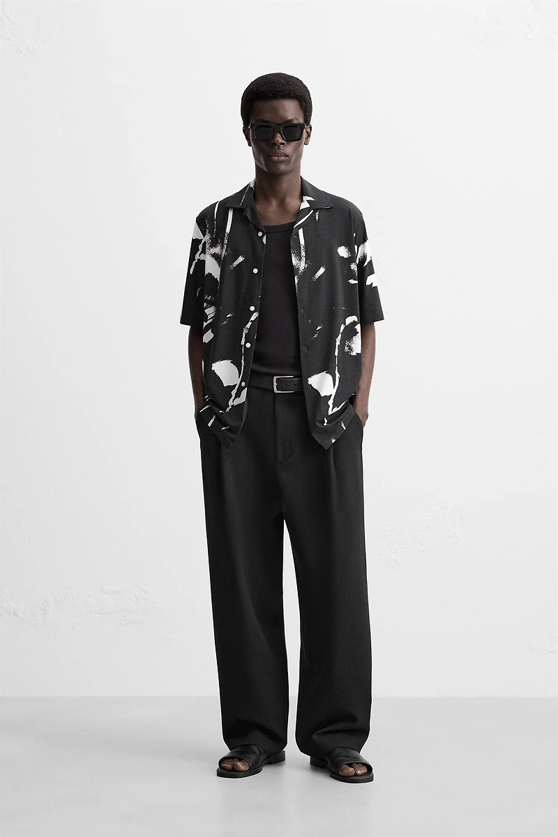 CHEMISE ÉLASTIQUE À IMPRIMÉ ABSTRAIT