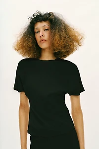 SHORT SLEEVE CUT OUT TOP