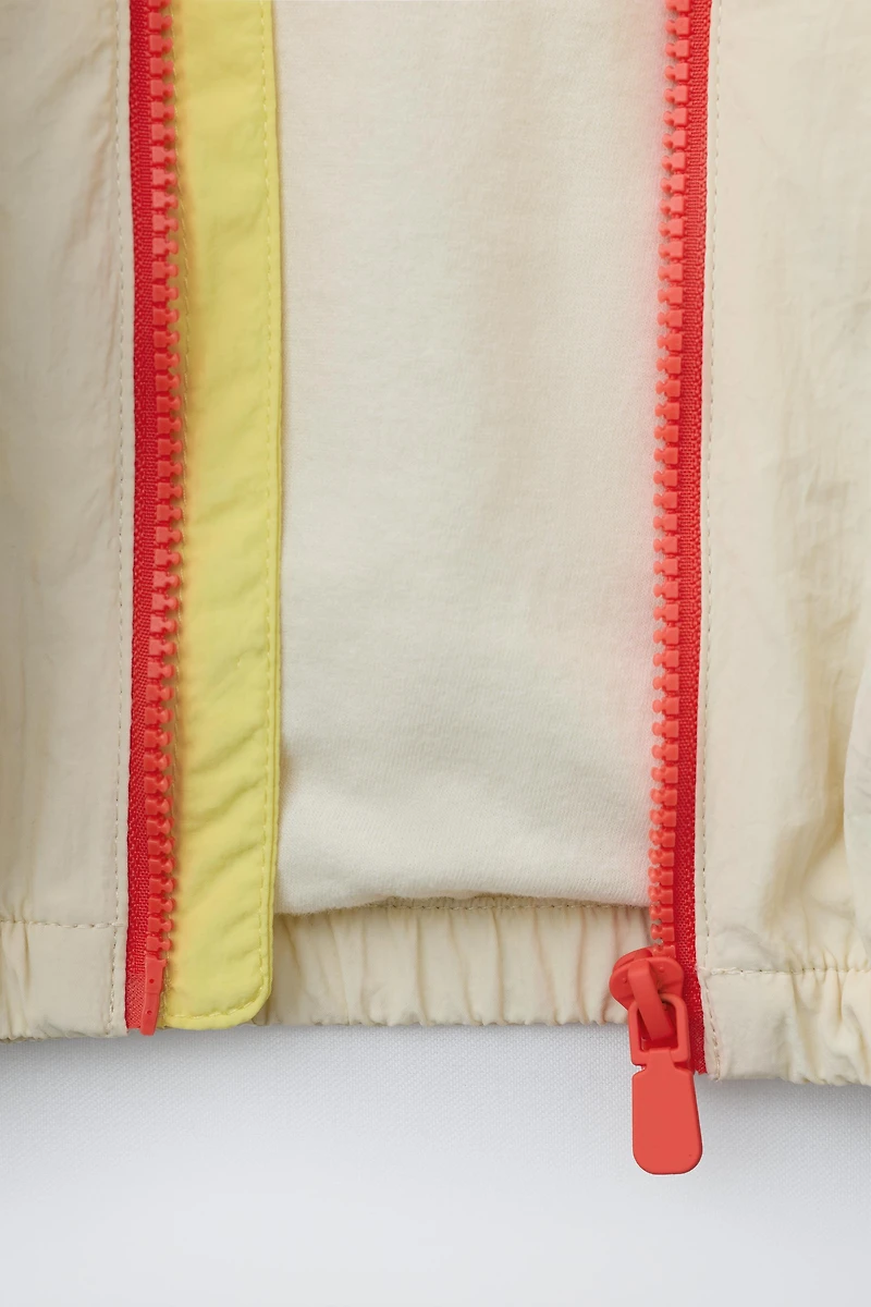LIGHTWEIGHT COLORBLOCK RAINCOAT