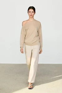 Flowing 100% linen off-the-shoulder sweater