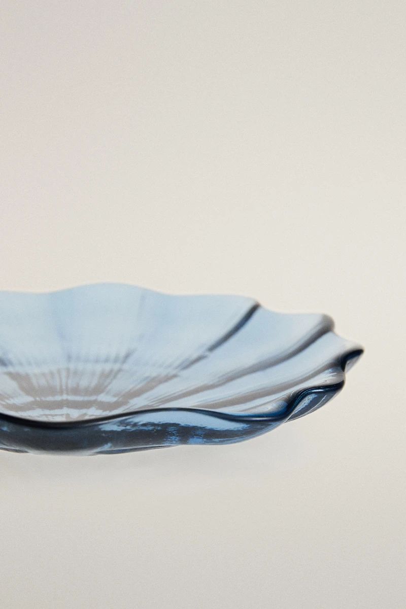 WAVY SHELL GLASS BOWL