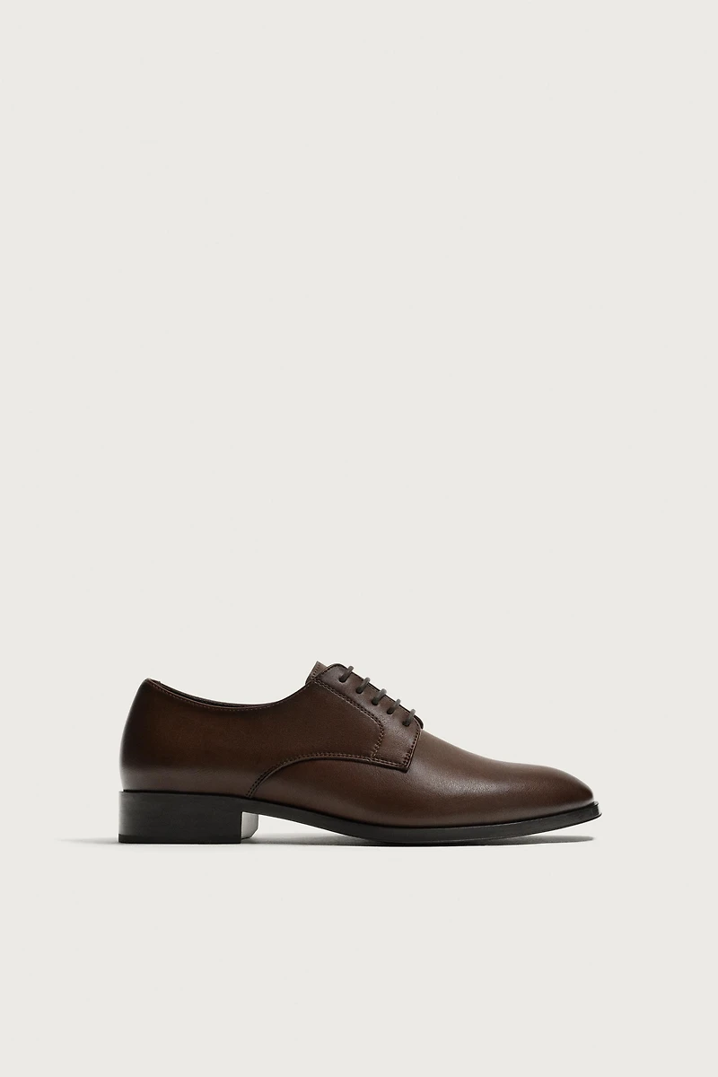 CHAUSSURES HABILLÉES