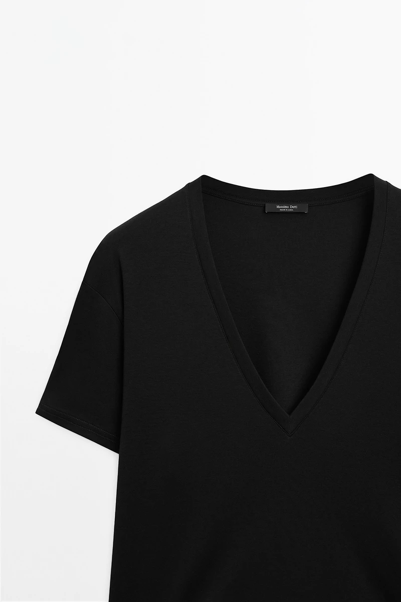 Flowing V-neck T-shirt