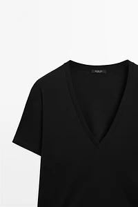 Flowing V-neck T-shirt