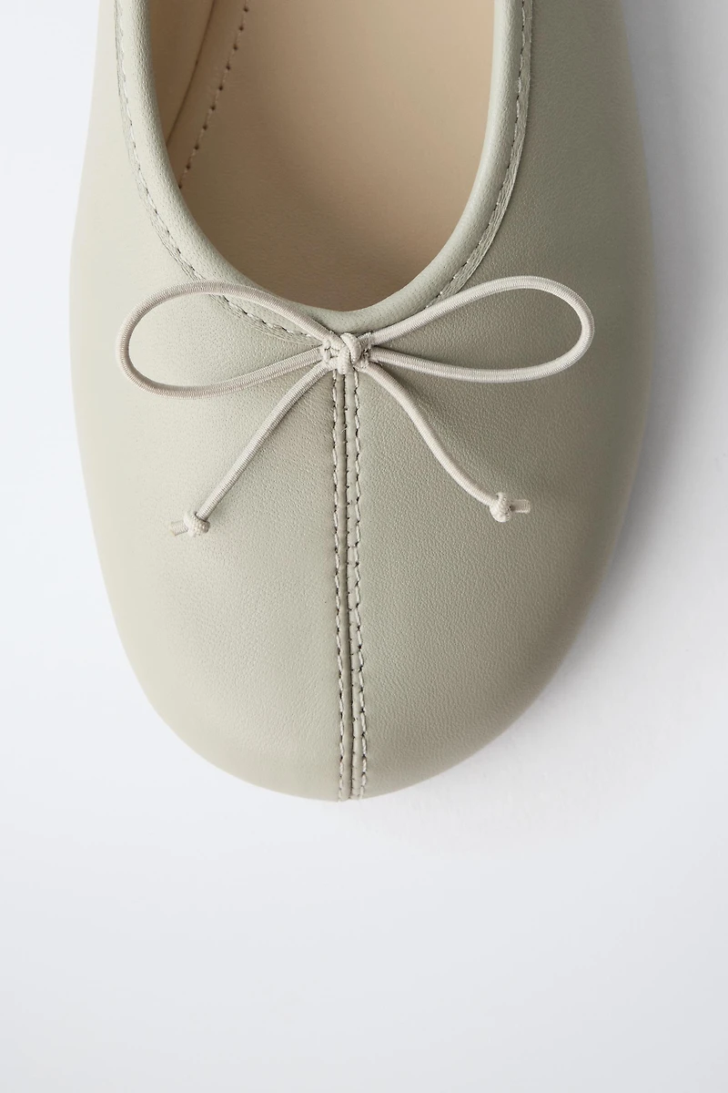 BALLERINES EN CUIR AVEC NŒUD