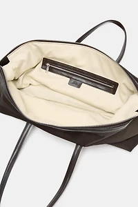 ELONGATED NYLON CITY BAG
