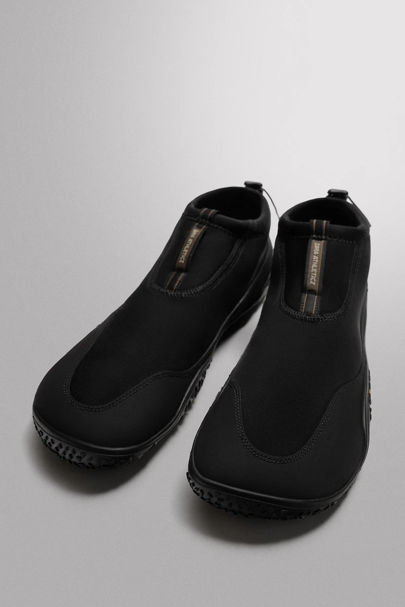 WATER SHOES X VIBRAM®