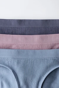8-14 YEARS/ THREE-PACK OF SEAMLESS WAFFLE UNDERWEAR