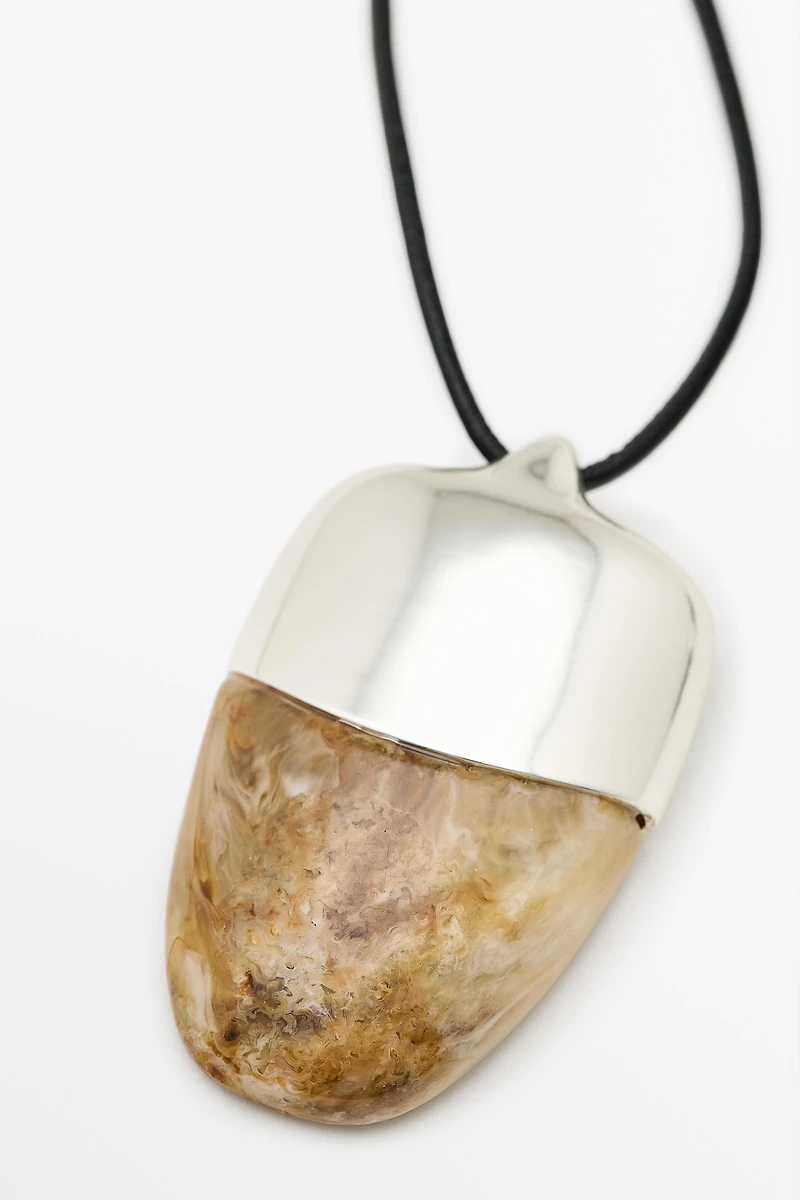 Collier pendentif marbré