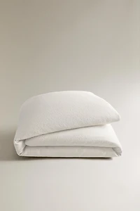 TEXTURED JACQUARD BEDSPREAD