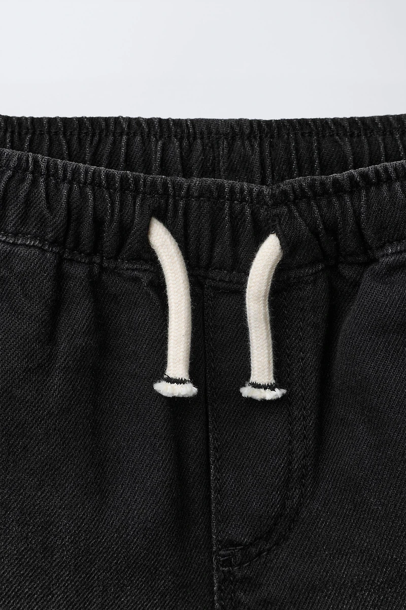 DENIM SHORTS WITH LABEL