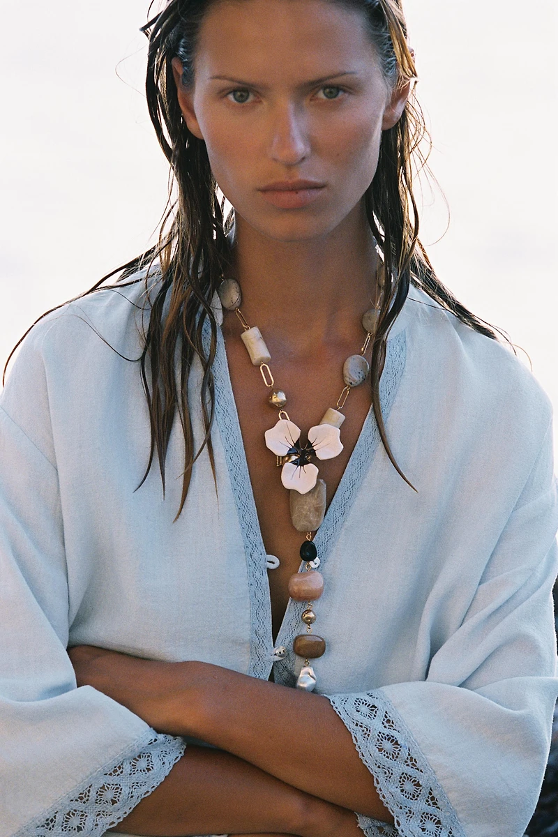 FLOWER STONE NECKLACE