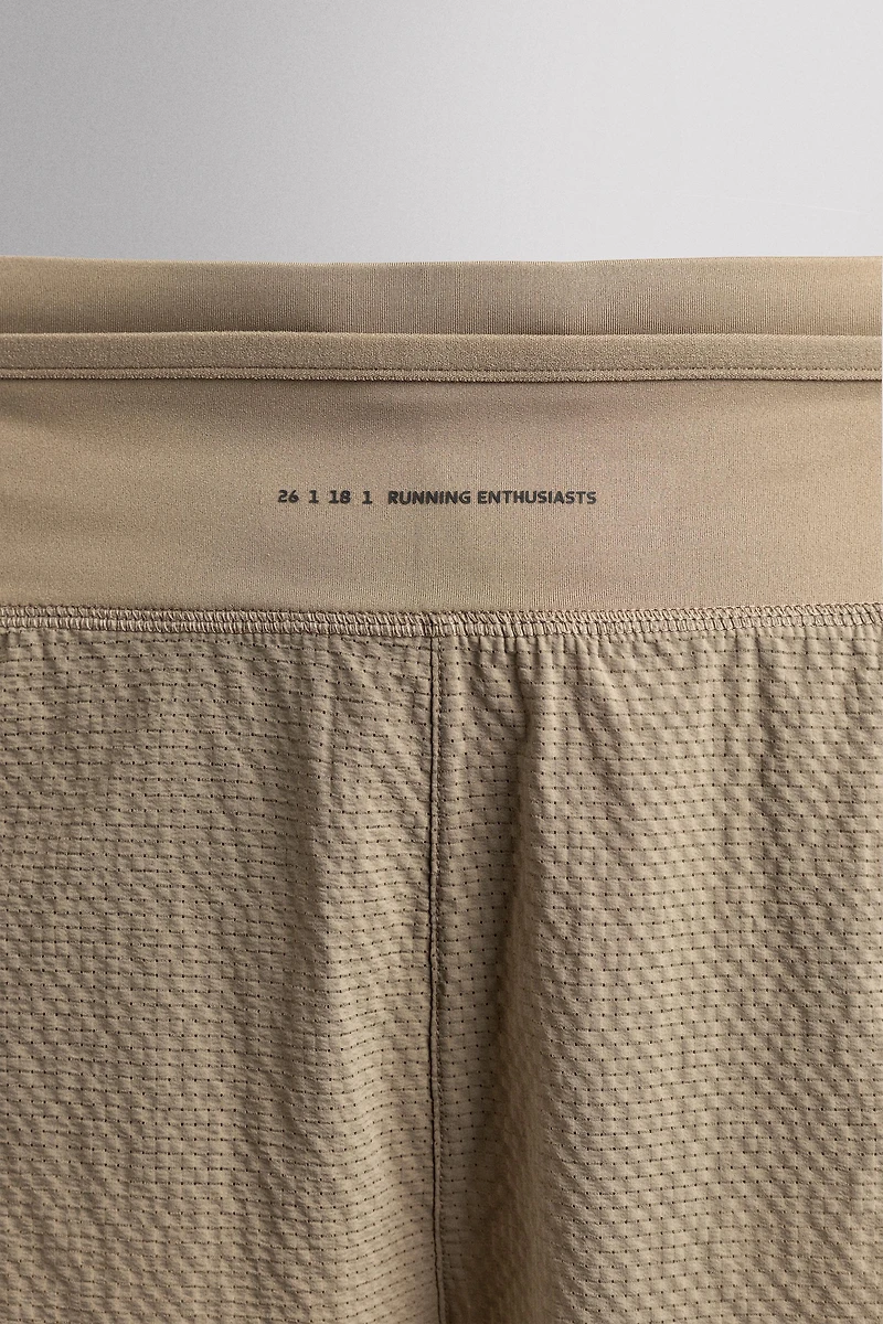 TRAIL RUNNING SHORTS