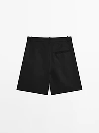 Pleated Bermuda shorts