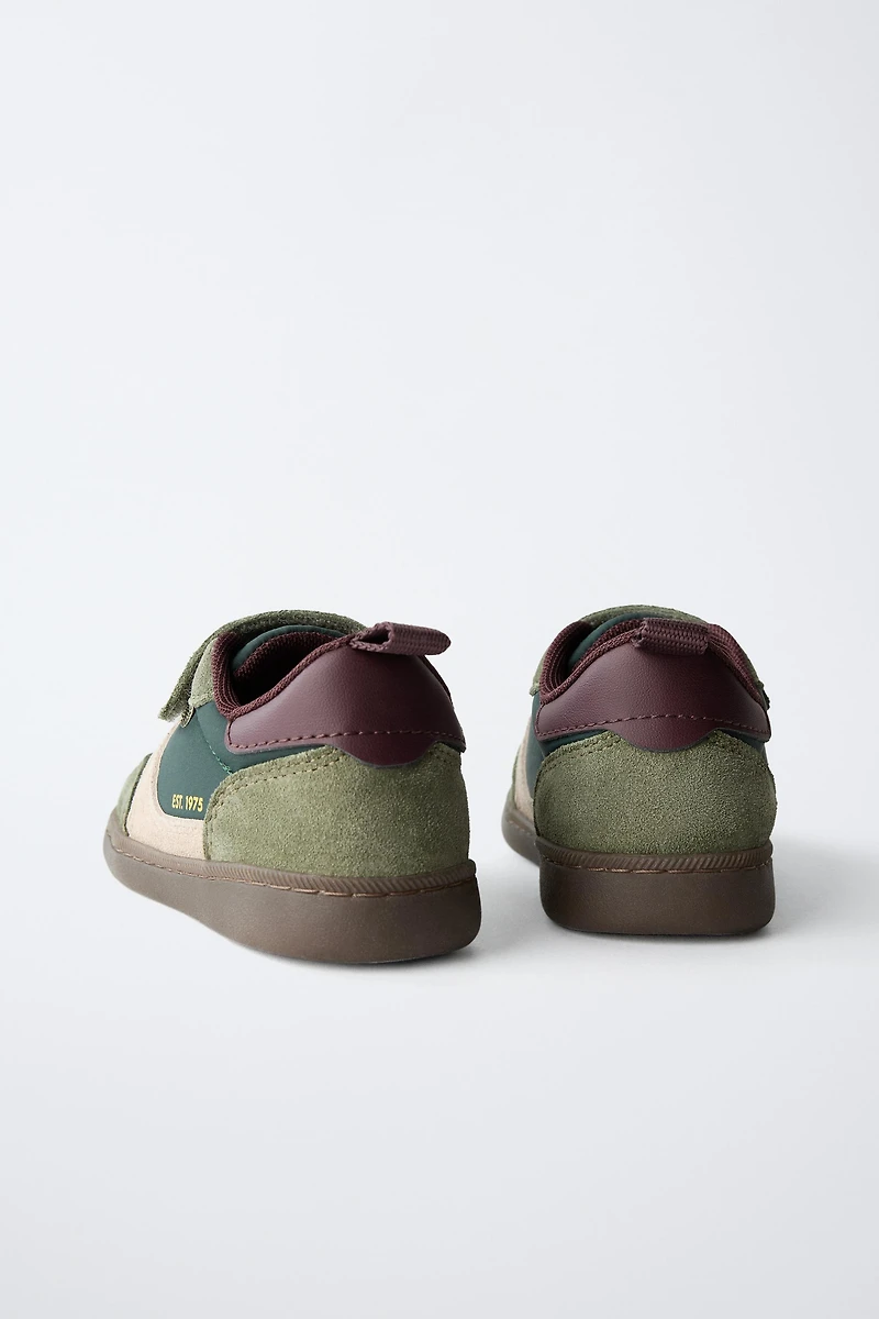 RETRO SNEAKERS